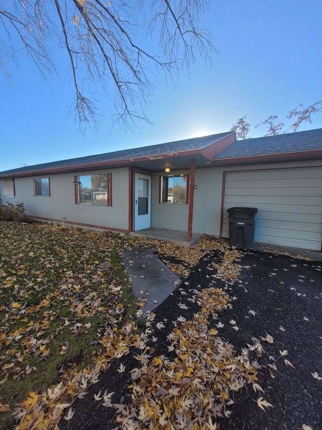 Building Photo - 1234/1236mitc