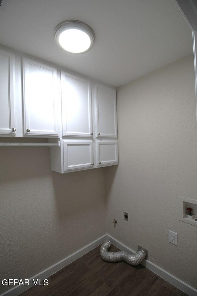 Building Photo - 4517 Loma Canada Ct