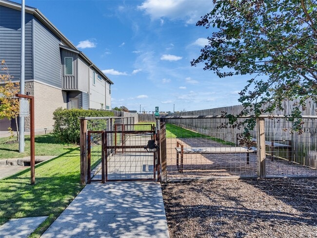 Building Photo - 5702 Rucio Ln