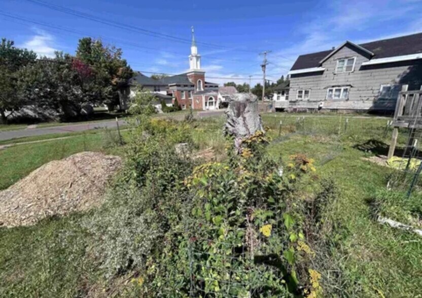 Building Photo - 608 Sutherland St