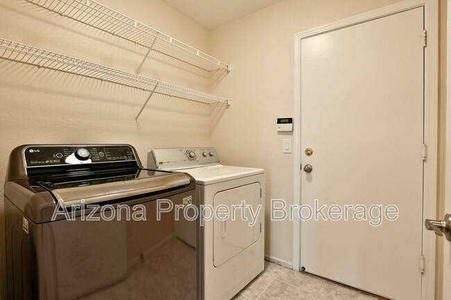 Building Photo - 16011 W Kendall St