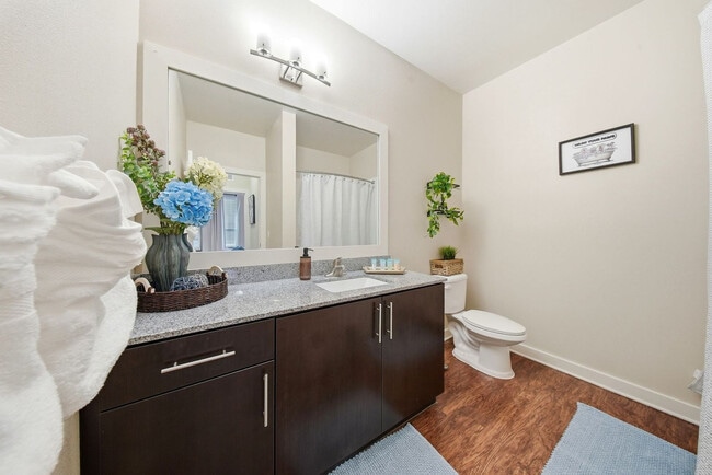 Building Photo - 1702 W Cleveland St