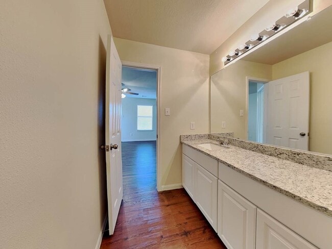 Building Photo - 18826 N Lyford Dr