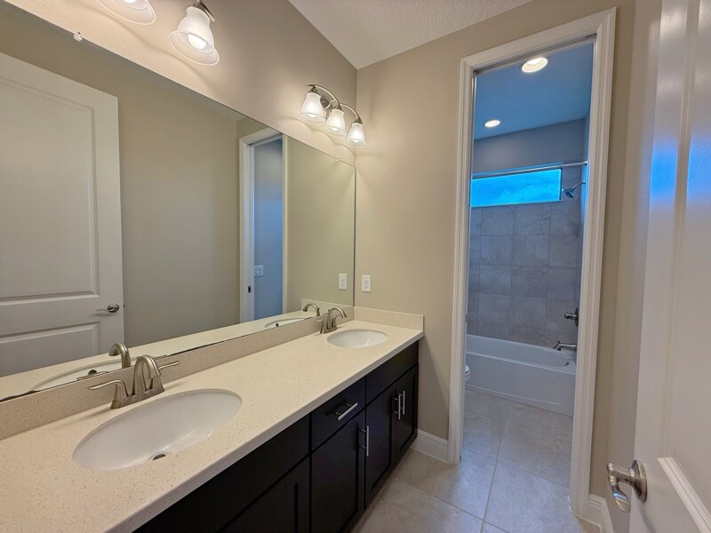 Building Photo - 2941 Casterton Dr