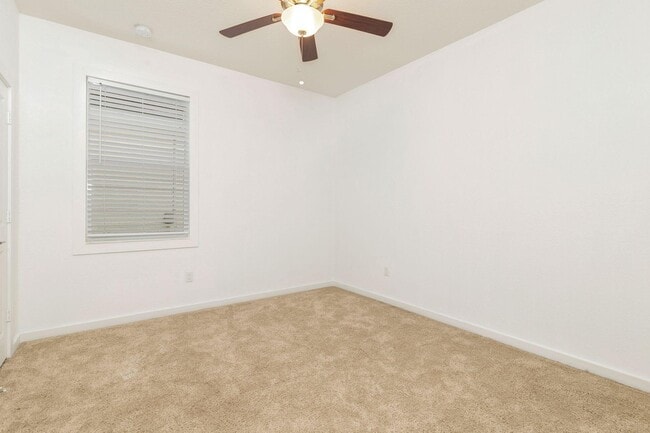 Building Photo - 7410 SW Harbor Cove Dr