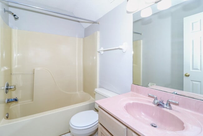 Building Photo - 594 E Ashley Glen Cir