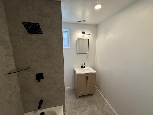 Building Photo - 221 N 65th St