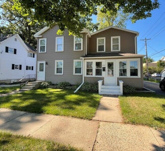 Building Photo - 212 E Washington St