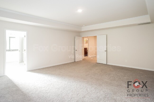 Building Photo - 313 Streamwood Rd