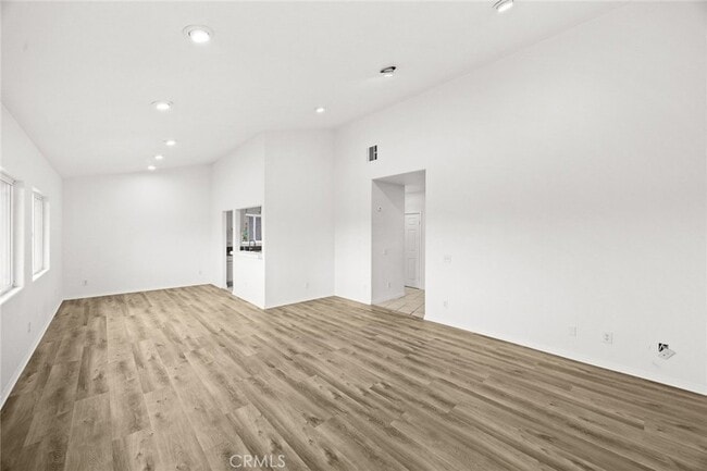 Building Photo - 554 Bonita St