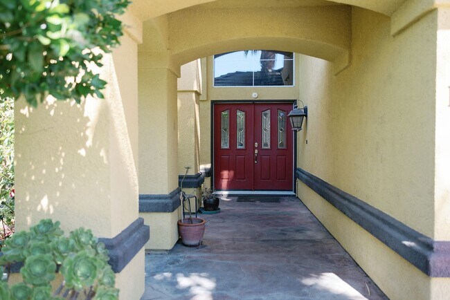 Building Photo - 1870 Boalt Dr