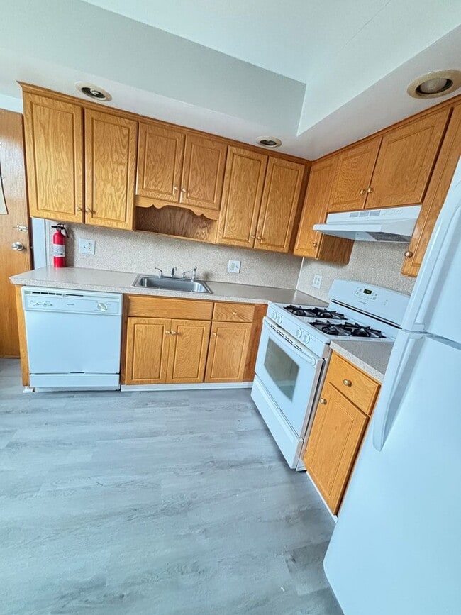 Building Photo - Charming 2-Bedroom Home with Bonus Room – ...