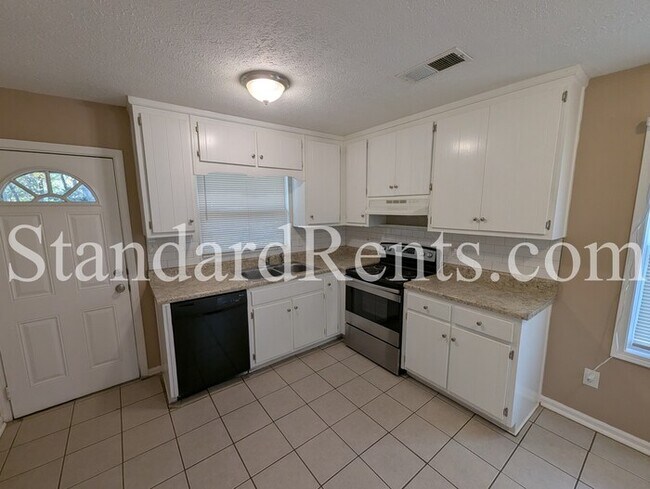 Building Photo - 2294 San Fernando Pl