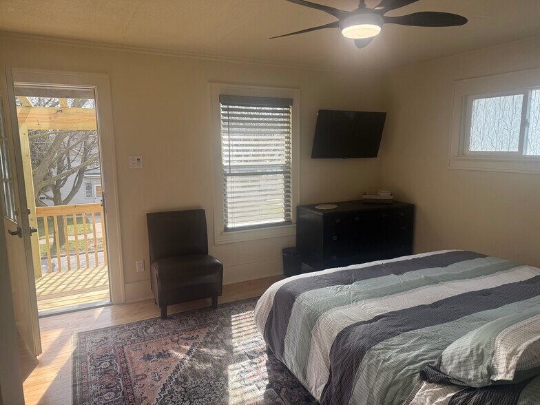 Main bedroom upstairs with front balcony - 1540 N 10th St