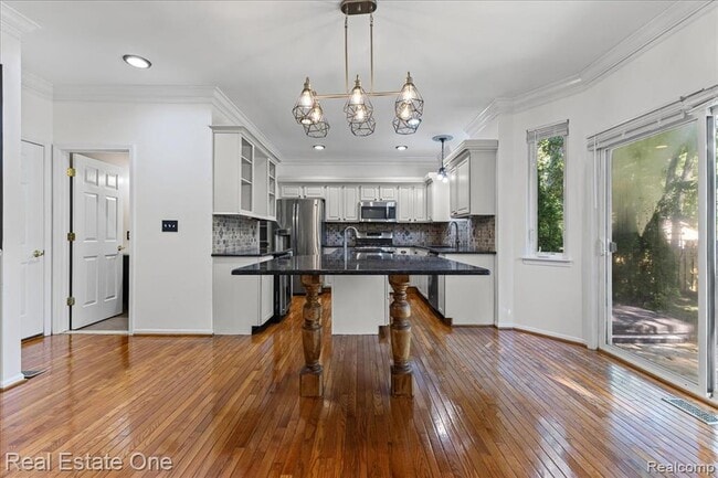 Building Photo - 2475 Horace St