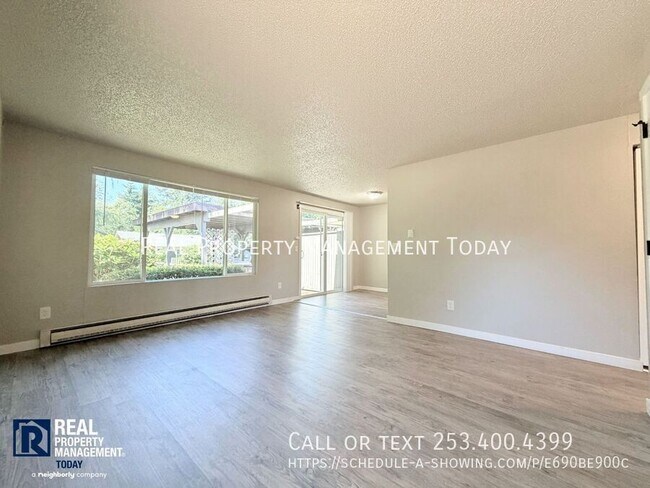 Building Photo - 1410 Josephine Ct SE