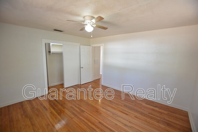 Building Photo - 609 SE 31st Ave