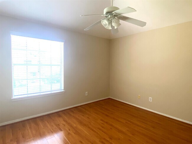 Building Photo - 1703 Berkoff Dr
