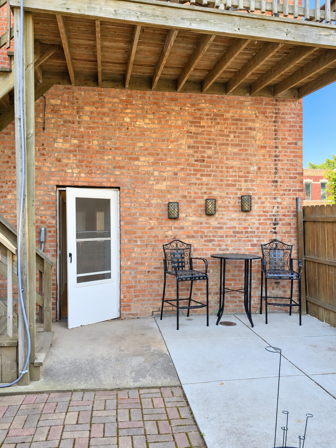 Building Photo - 2158 W Erie St