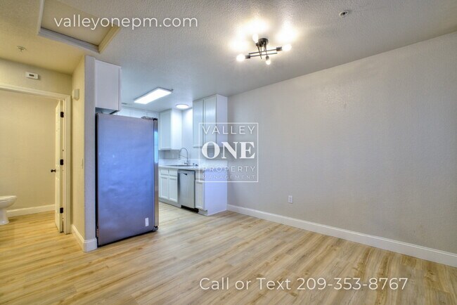 Building Photo - Rare vacancy opportunity in Turlock's fine...