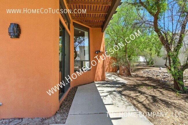 Building Photo - 1921 S Doubletree Ln