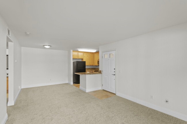 Building Photo - 2320 Del Mar Way