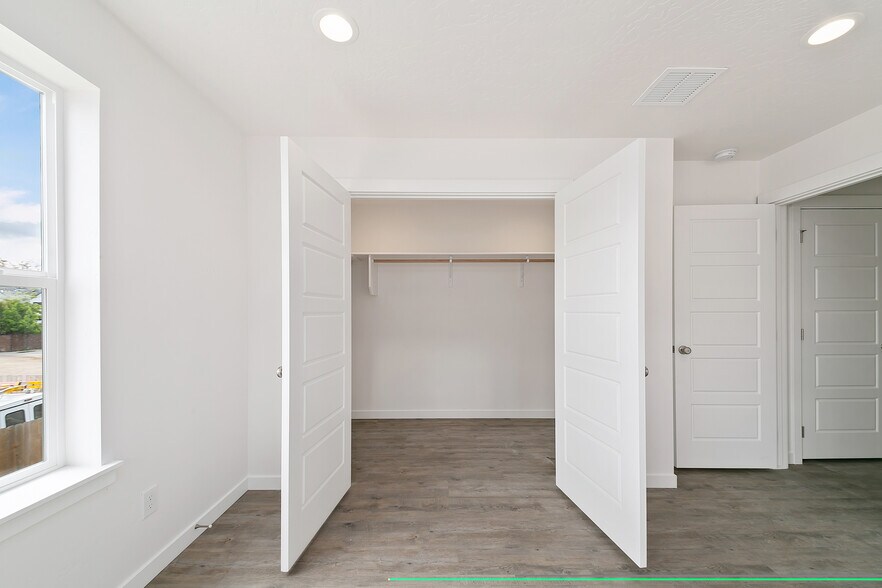 Building Photo - 1326 N Meridian Rd