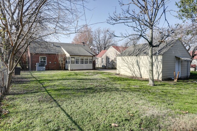 Building Photo - FOR LEASE | Tulsa | 2 Bed, 1 Bath Home - $...