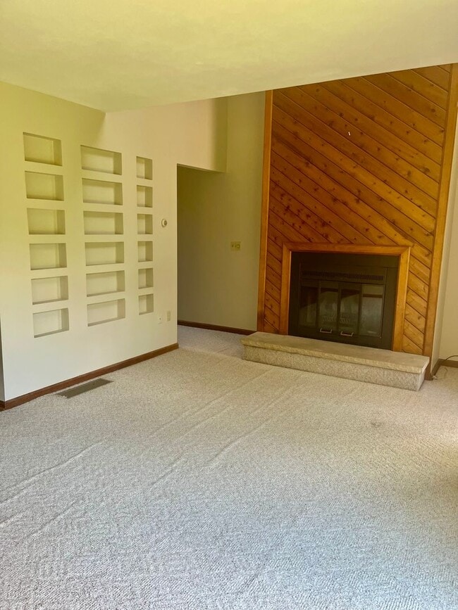 Building Photo - 8263 Honeysuckle Drive