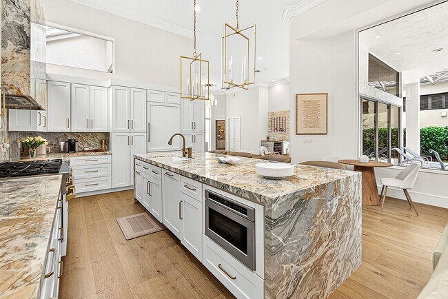 Building Photo - 1128 Crystal Dr