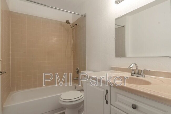 Building Photo - 10881 Pine Dr