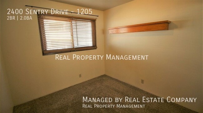 Building Photo - 2400 Sentry Dr