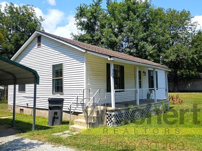 Primary Photo - Cozy 2 Bed, 1 Bath Home