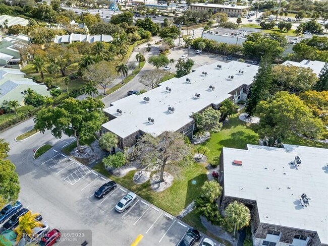Building Photo - 3105 Oakland Shores Dr