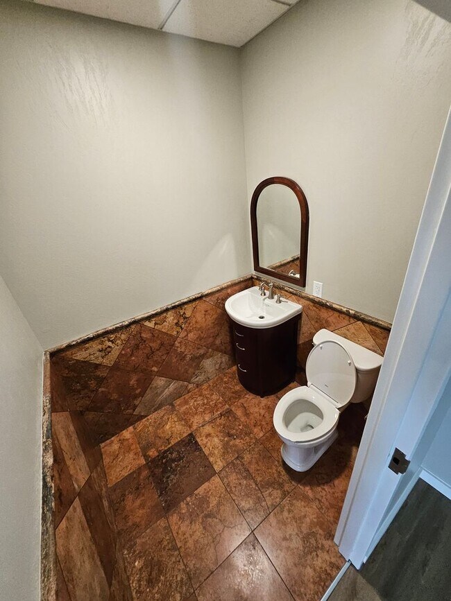 Building Photo - Brand new 2 bed apartment,