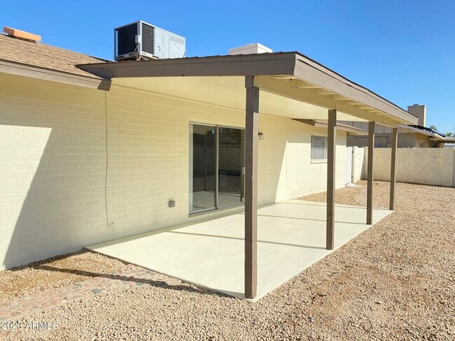 Building Photo - 3633 W Calavar Rd