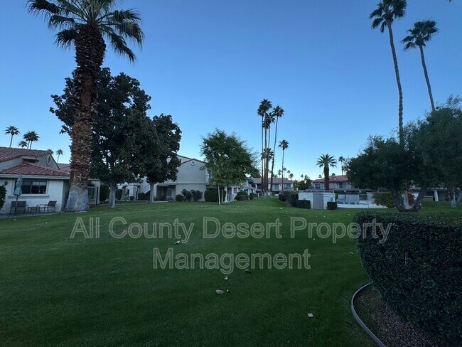 Building Photo - 2701 E Mesquite Ave