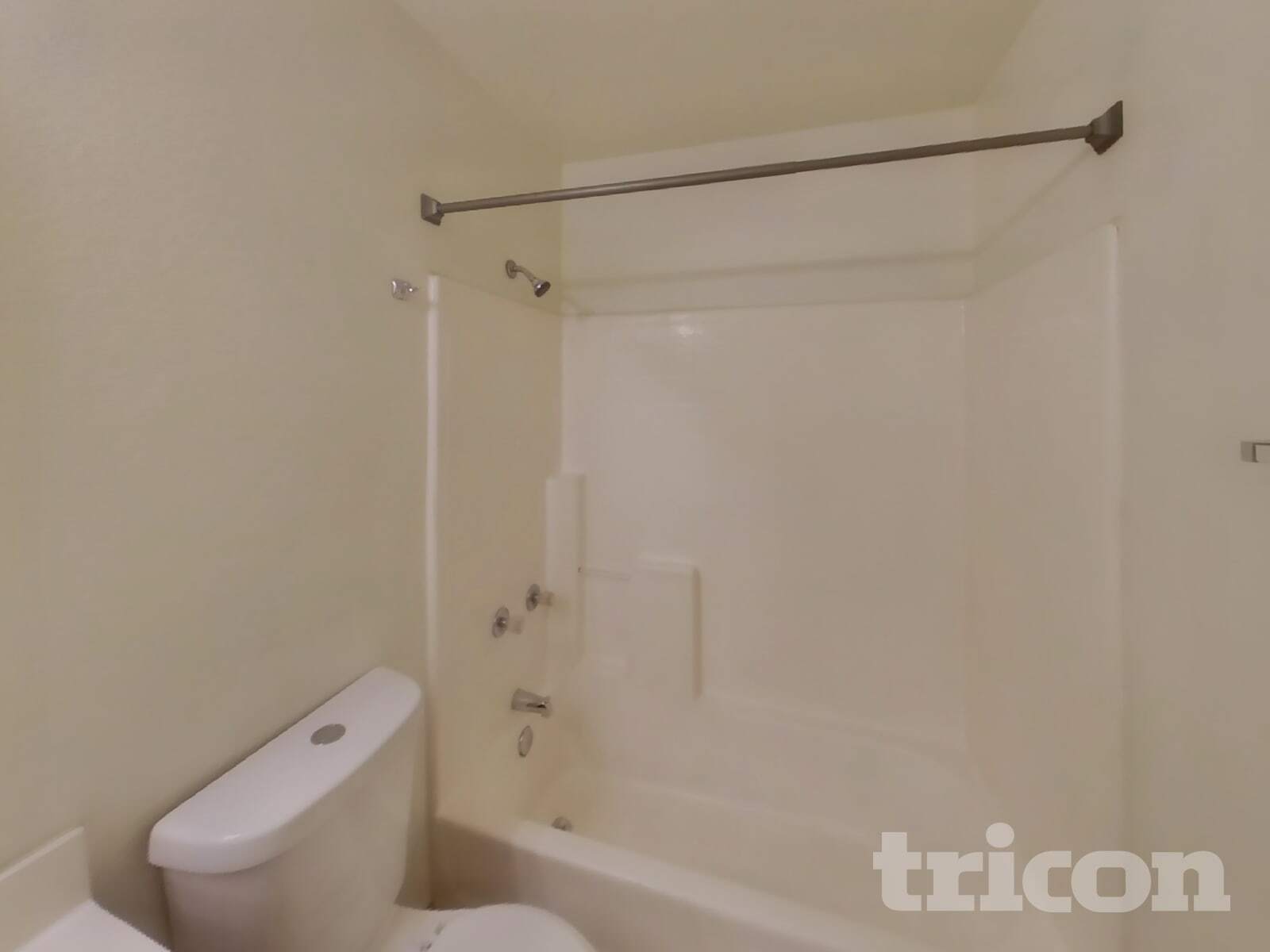 Building Photo - 10446 W Orange Dr