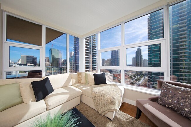 Building Photo - Ultimate Luxury Living: Fully Furnished Co...