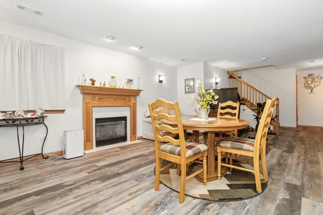 Building Photo - 406 Kresswood Dr