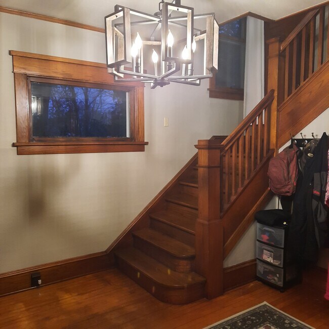 Building Photo - 224 E Dell St