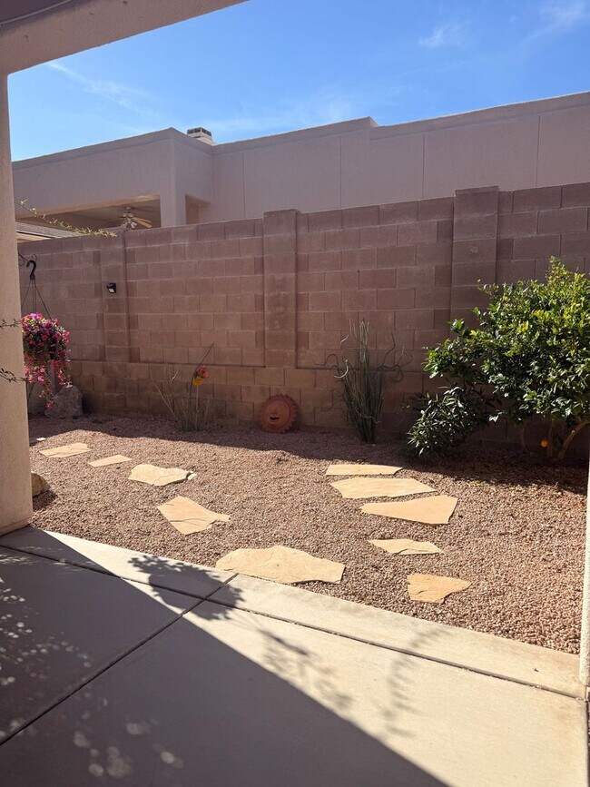 Building Photo - $1,000 OFF MOVE-IN – Sabino Canyon Area | Foothills Living | 3BR Home