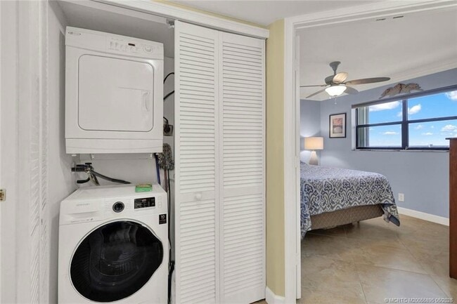 Building Photo - 9490 S Ocean Dr
