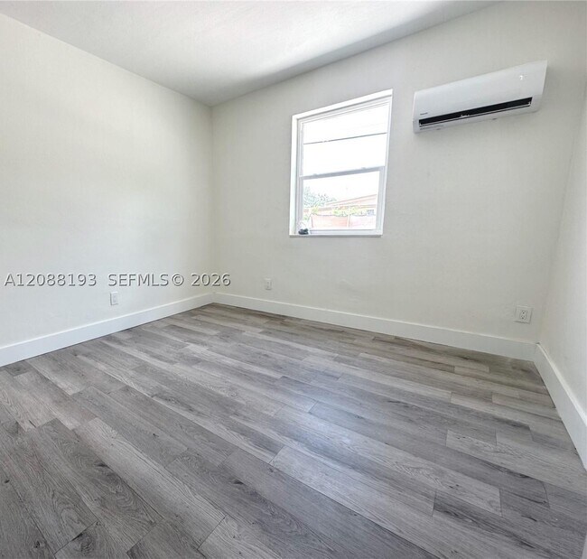 Building Photo - 2115 NW 185th St