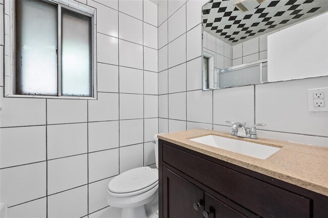 Building Photo - 5502 Salem Walk Dr