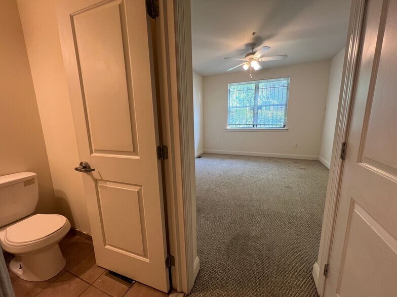 Building Photo - 1814 N 16th St