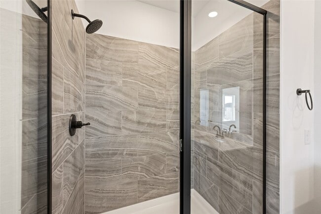 Building Photo - 9609 Dahlia Blvd