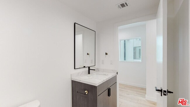 Building Photo - 6807 Gloria Ave