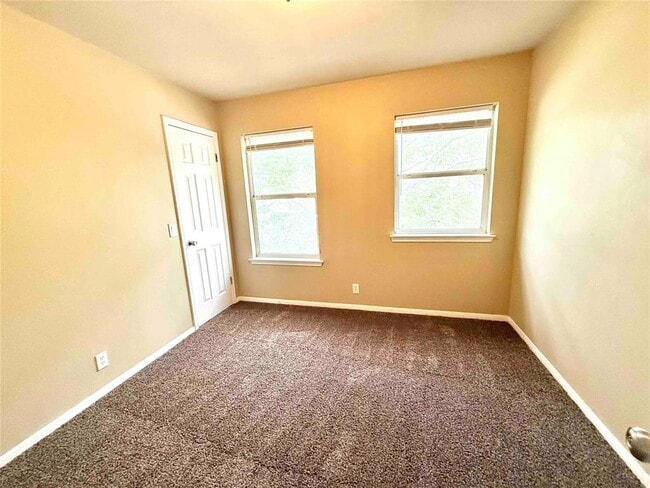 Building Photo - 502 Dewberry Dr
