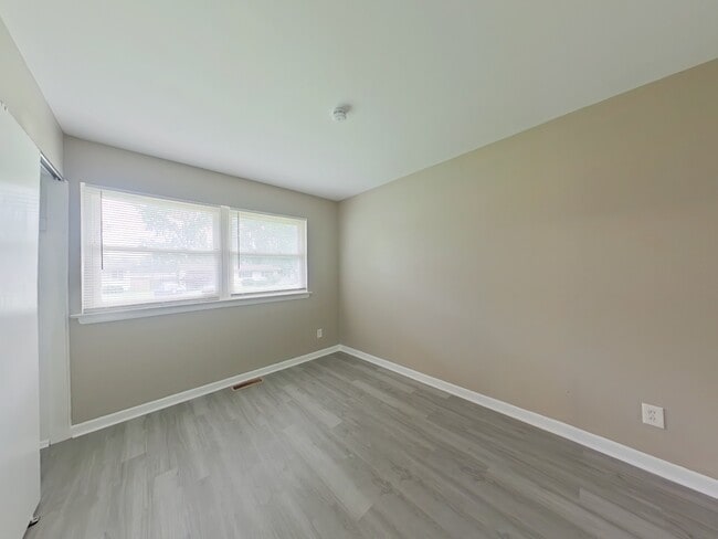 Building Photo - 770 Manresa Ln